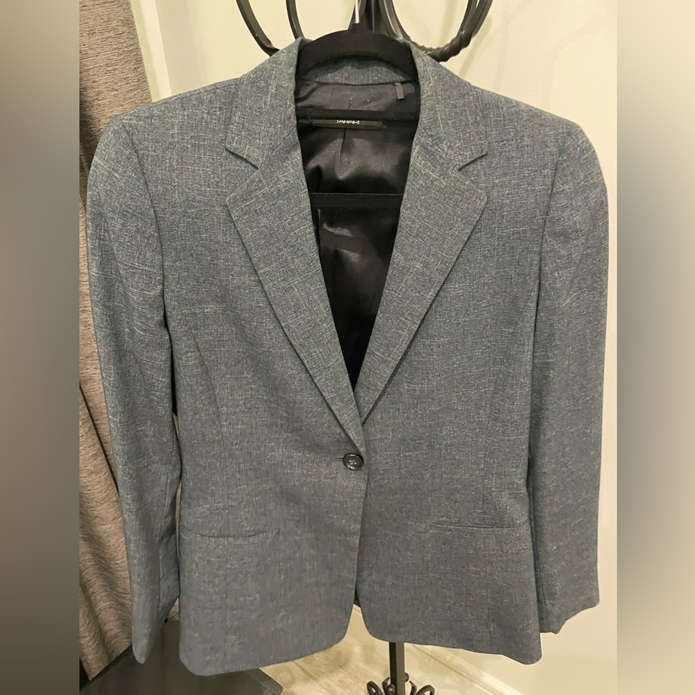 Tahari blazer Navy blue striped blazer